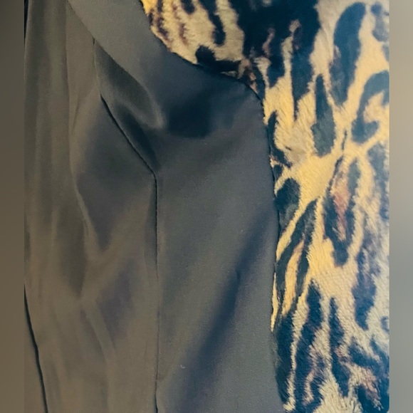 Faux-fur Cheetah print coat - Picture 12 of 12